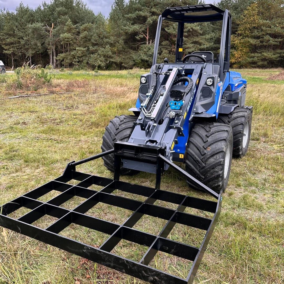 MultiOne 8.5 SK z lewelerem do plantowania powierzchni